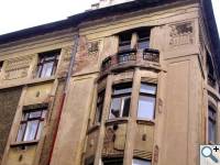 Činžovní dům v Sochařské ulici – detail před rekonstrukcí
